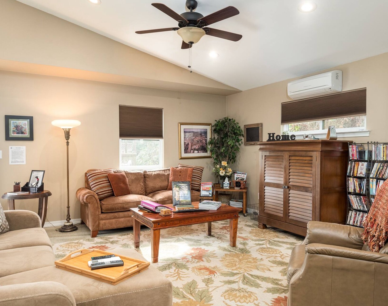 Perfect Charming Cottage on a Quiet Country Lane in Sebastopol 1