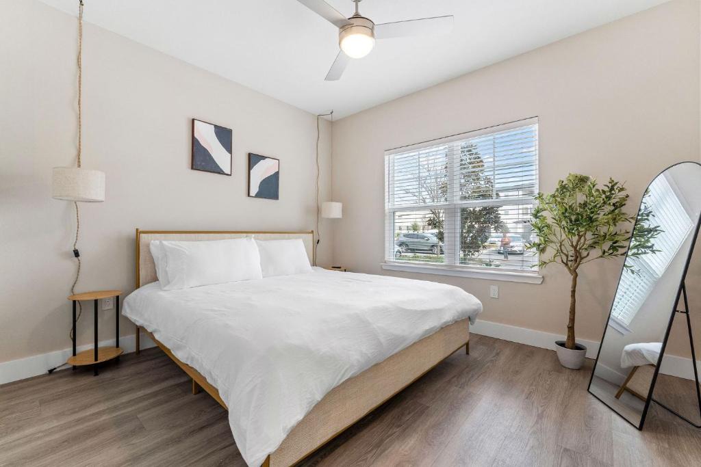 Pinnacle Apartments W Amenties by Heavenly Homes 1