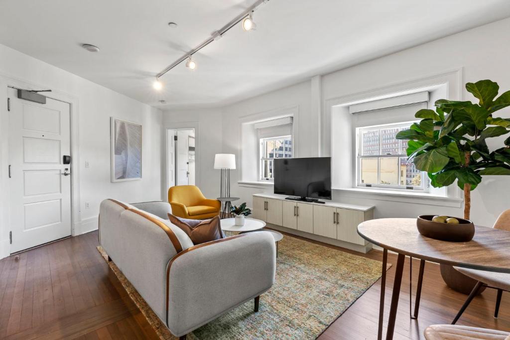 Placemakr Dupont Circle 1