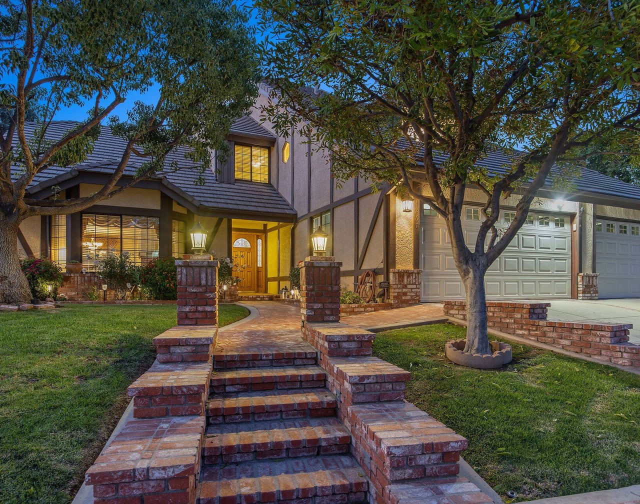 'Poltergeist' Movie House – Premium Stay with Pool, Hot Tub, Fire Pit & More 1