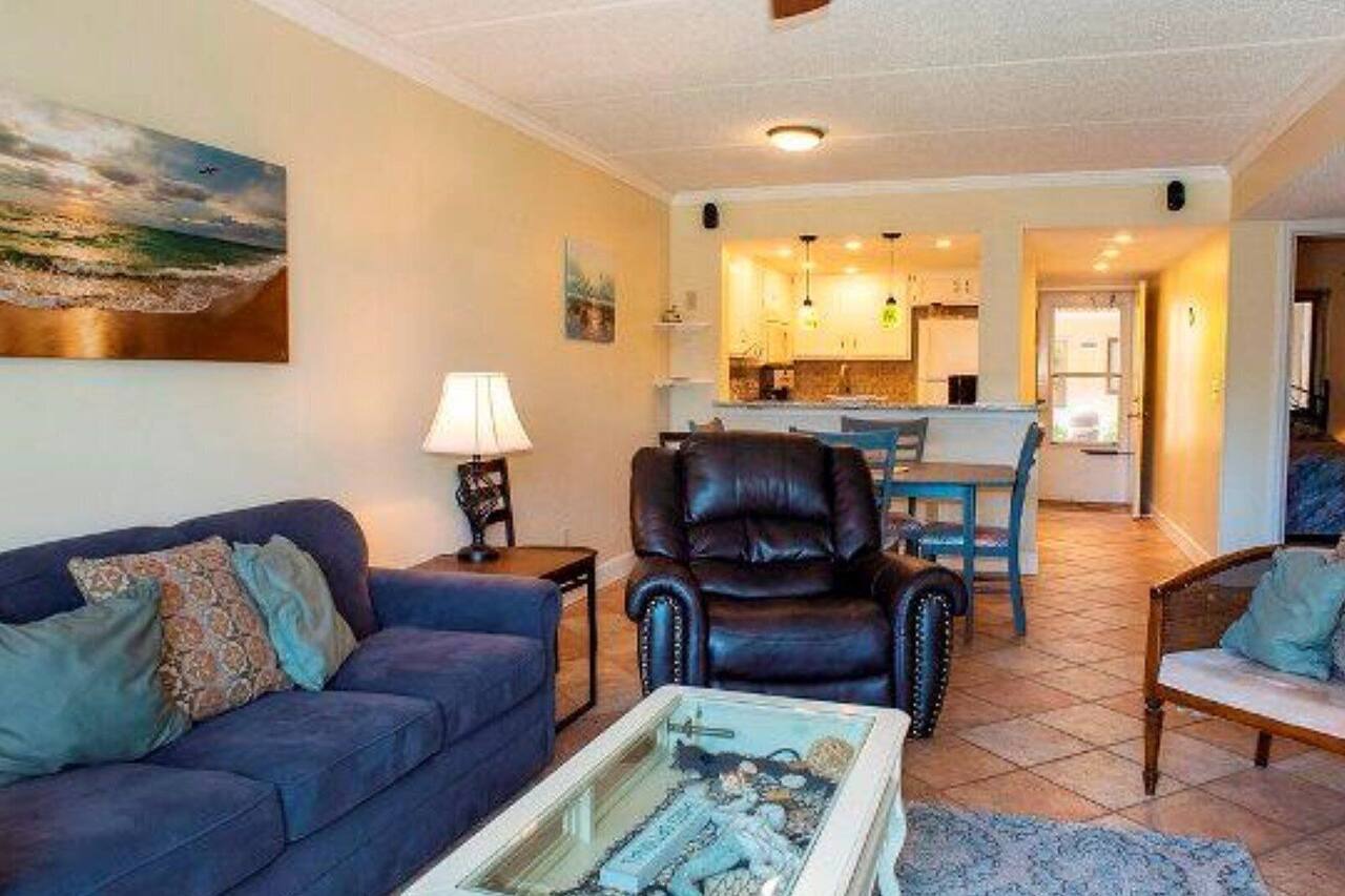 Poolside 2BR Condo in Oceanfront Resort - Sleeps 6, Steps to Beach 1