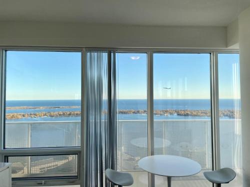 Presidential Suite Heart of Downtown with Stunning View 1