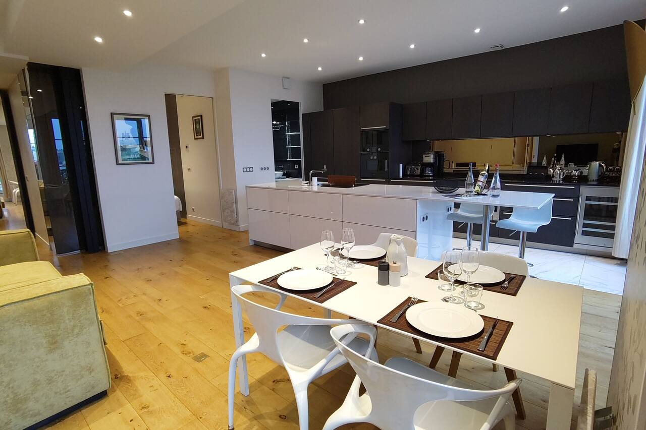 Prestigious apartment with terrace next to the Hotel de ville 1