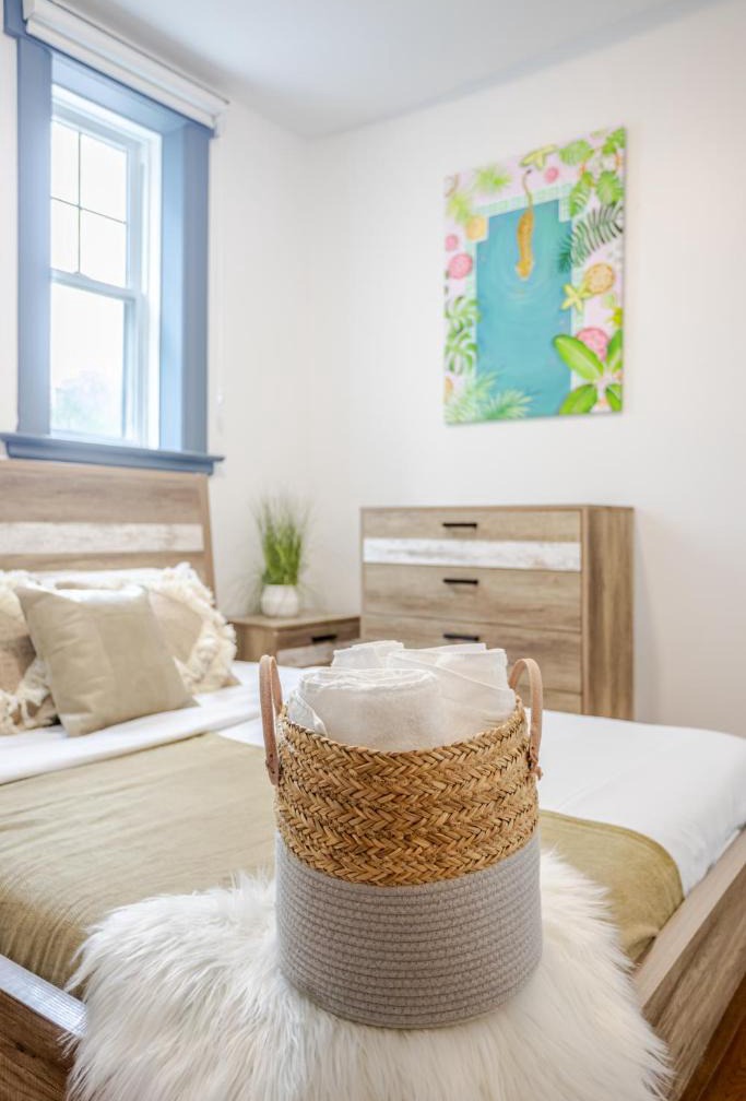 Prime Location Charming 4BR in Downtown MTL 1