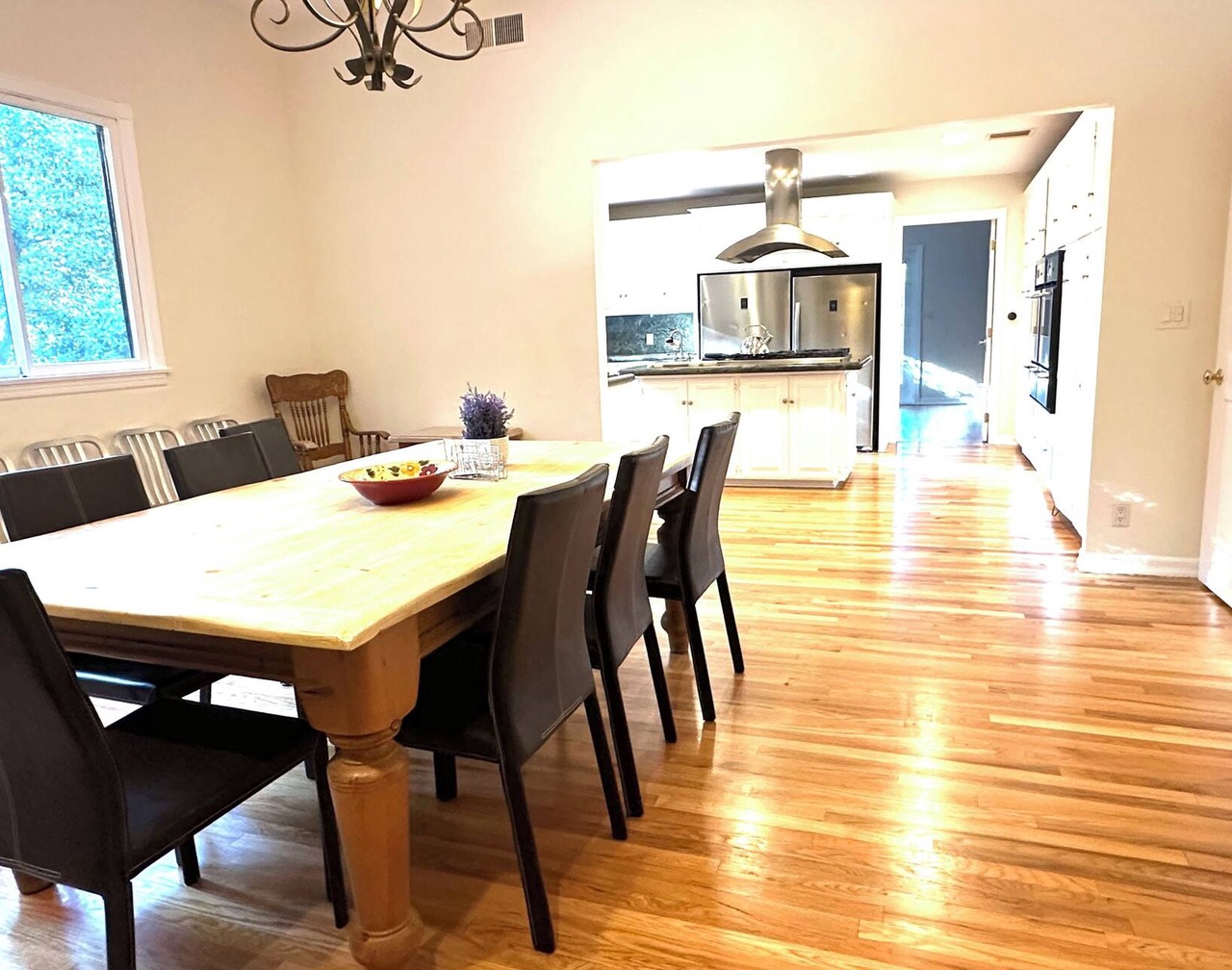 Private 6-bedroom house, indoor pool, sauna near LA, Topanga in Simi Valley 1