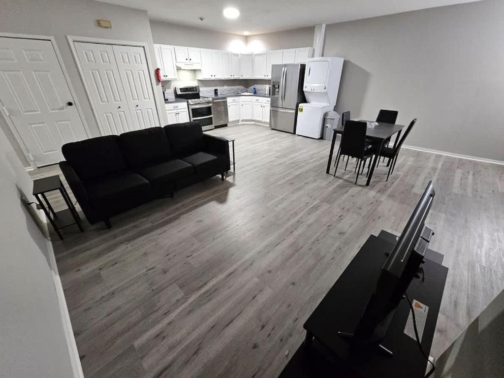 Private Apartment in Southbury 103 1
