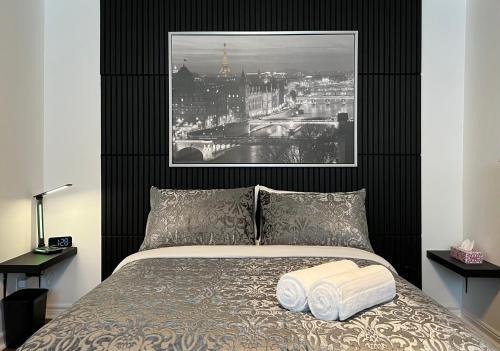 Private Room with Shared Bathroom in West-Toronto 1