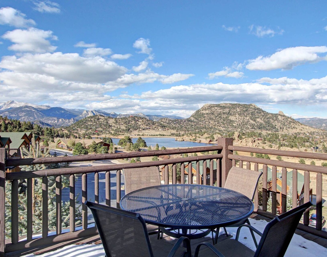 Ptarmigan Mountain 202 3 Bedroom Condo by RedAwning 1