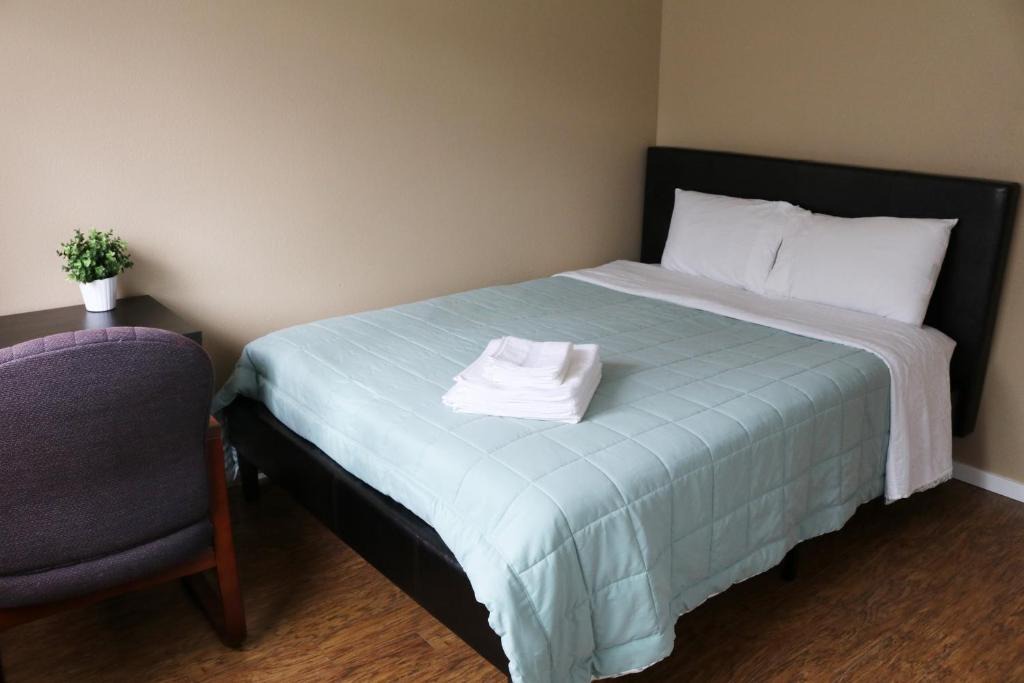 Quiet, clean and comfortable room 1
