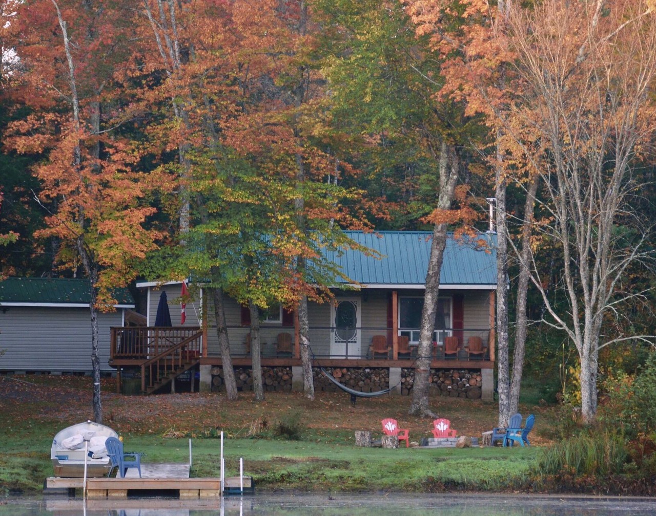 Quiet Getaway - 4 Season Lakefront Cottage for Fishing & Kayaking 1