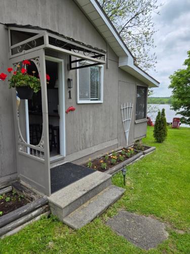 Redfish Cottages 1