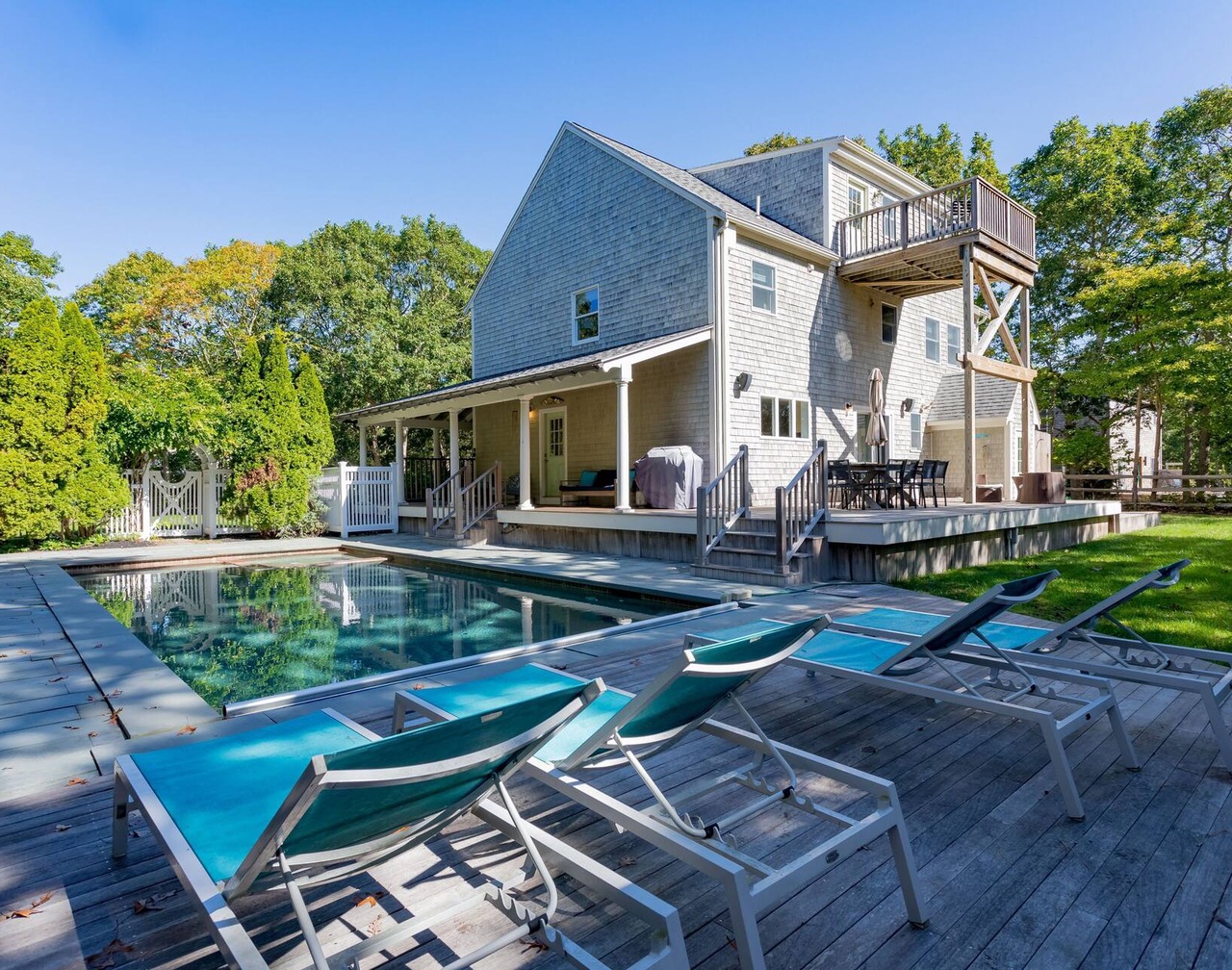 Relax & Unwind: Poolside Martha’s Vineyard Stay 1