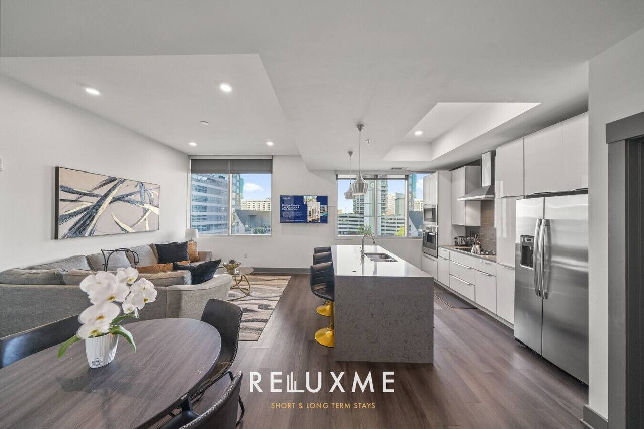 Reluxme | Uptown Lux High Rise Next to Stadiums🌇 1