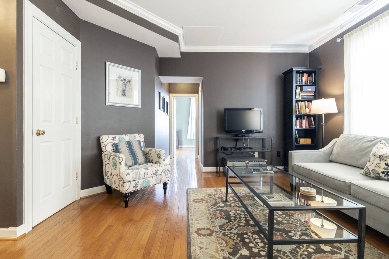 Renovated Condo in the Heart of DuPont Circle- 2 blks to Metro 1