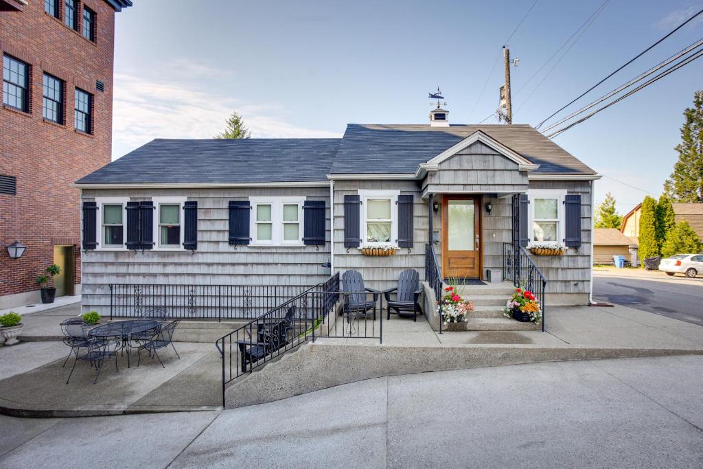 Retro-Style Home in Ruston: Walkable Location! 1