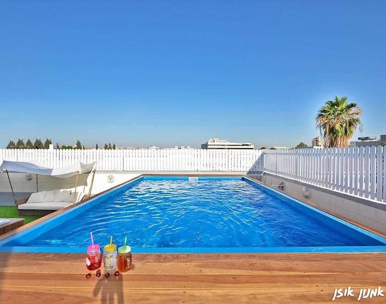 Roof Top Party place for upto 50 people, central Israel 1