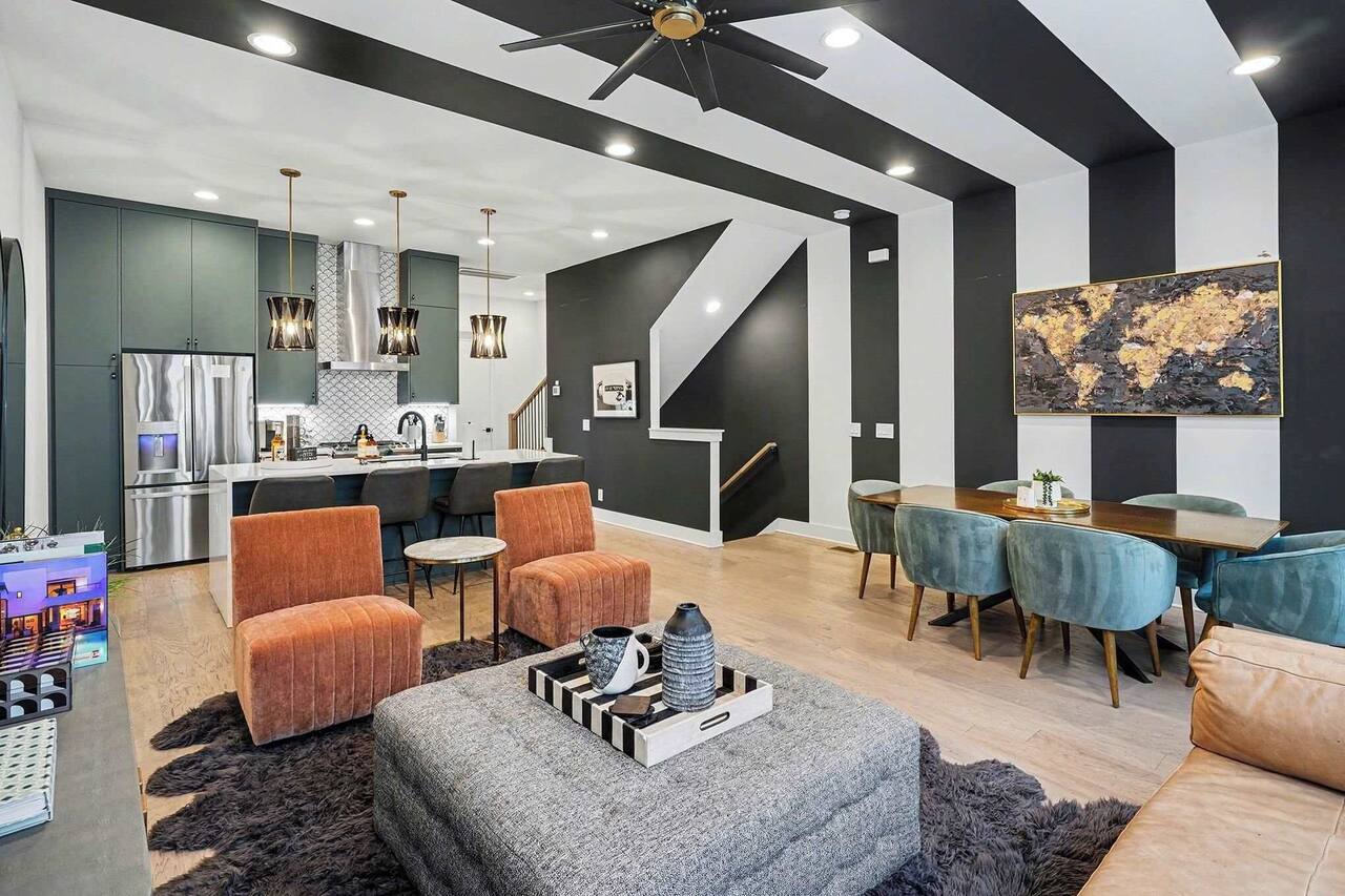Rooftop Rendezvous - Sleeps 12, Rooftop Near DT 1