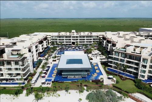 Royalton Hideaway Riviera Cancun, An Autograph Collection All-Inclusive Resort - Adults Only 1