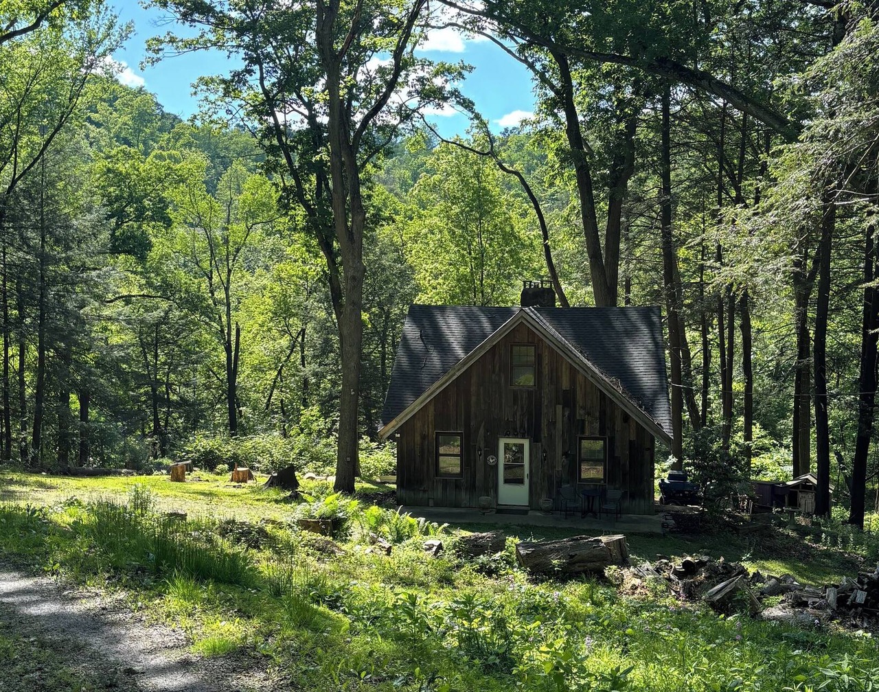 Rustic 2BR 1BA Cottage w Porch! 1