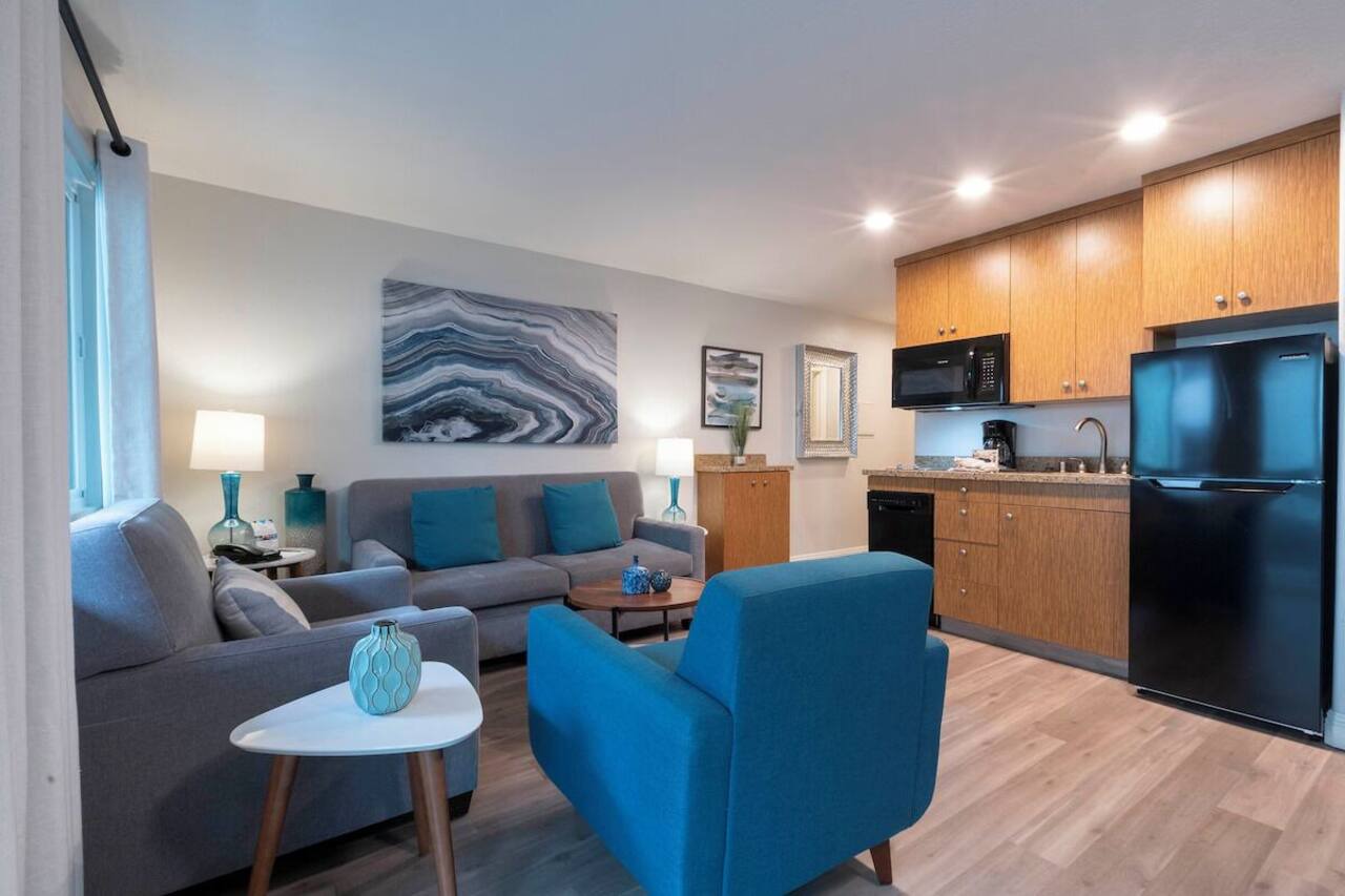 San Clemente Paradise Found! Private Patio, Kitchenette, Pool! 1