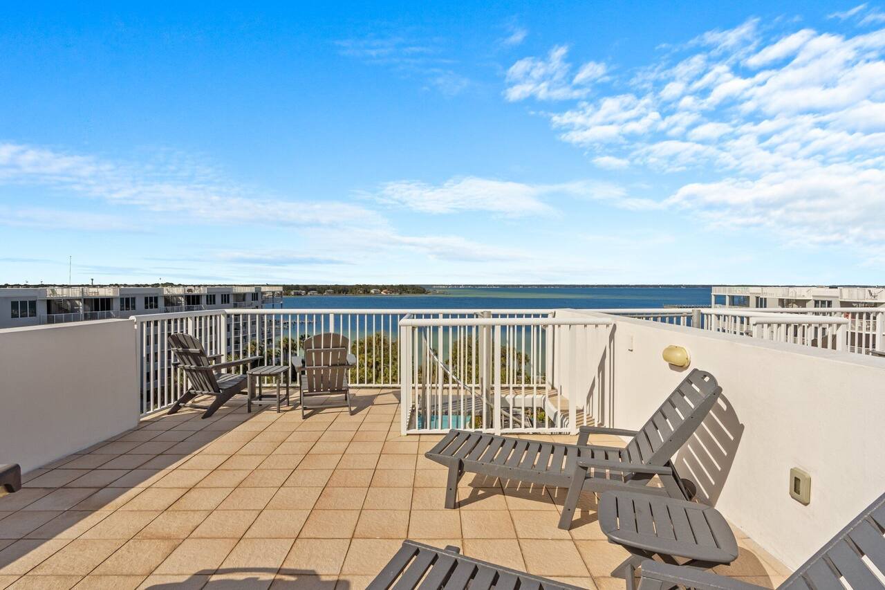 Sandpiper PH-08 ~ Destin West End-Unit Penthouse ~ Lazy River ~ Amazing Views ~ Rooftop Grill 1