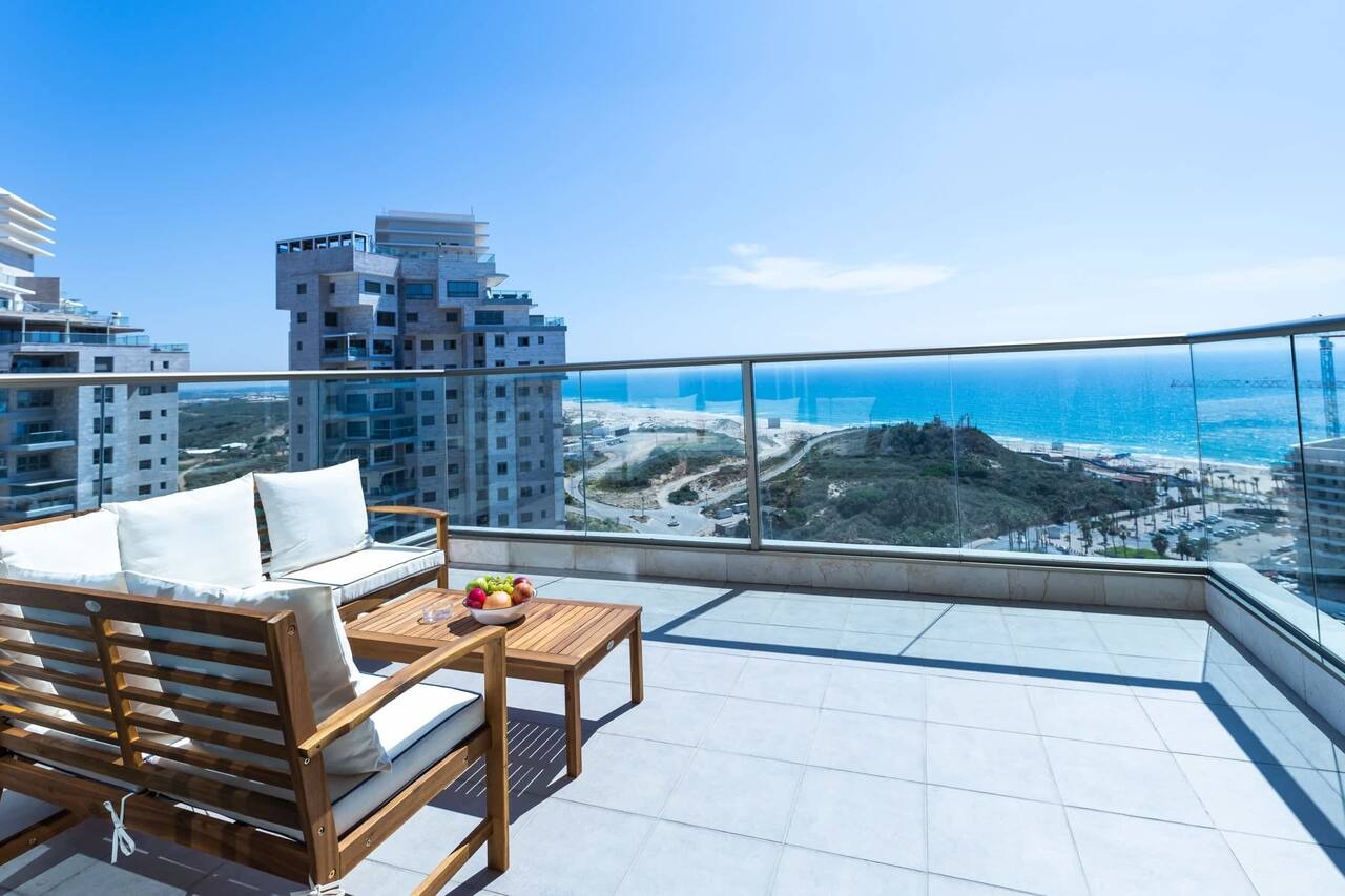 SeaFront Luxurious 3BR Apartment | Mamad 1