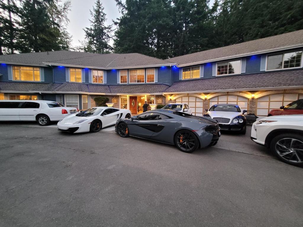 Seattle Golden Millionaire Mansion 1