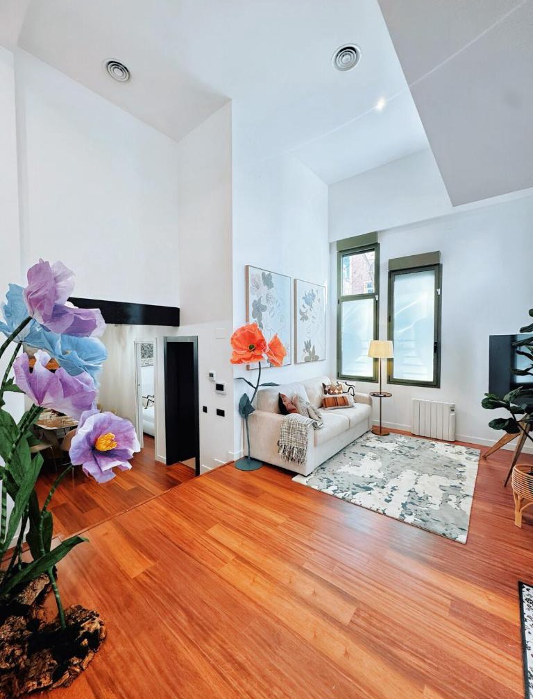 Secret Garden - Boutique Homestay Near the Metro 1