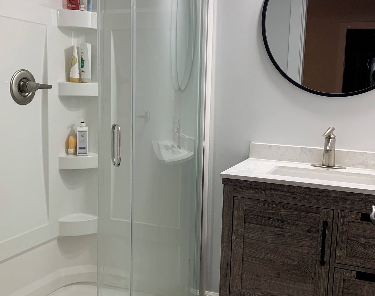 Self contained suite.Central Richmond close to transit and amenities. 1