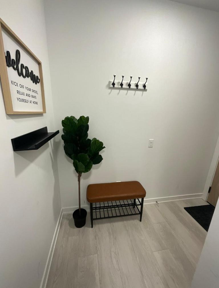 Serene Cozy 1BDRM Condo near Sherway Mall, Lakeshore, & Airport 1