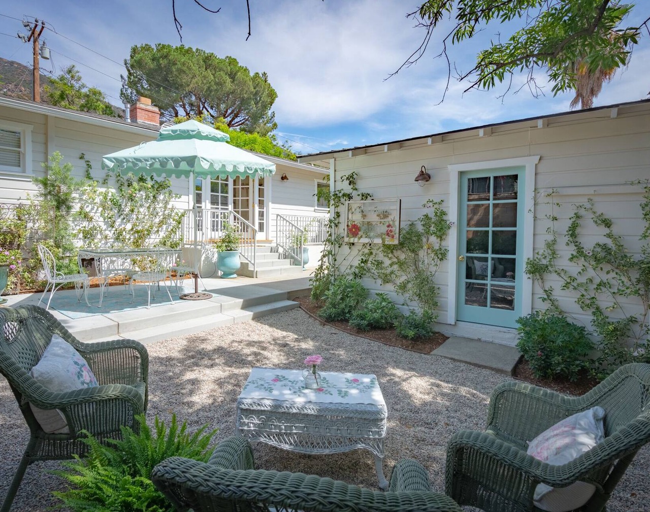 Shabby Chic Rose Cottage Southern California 1