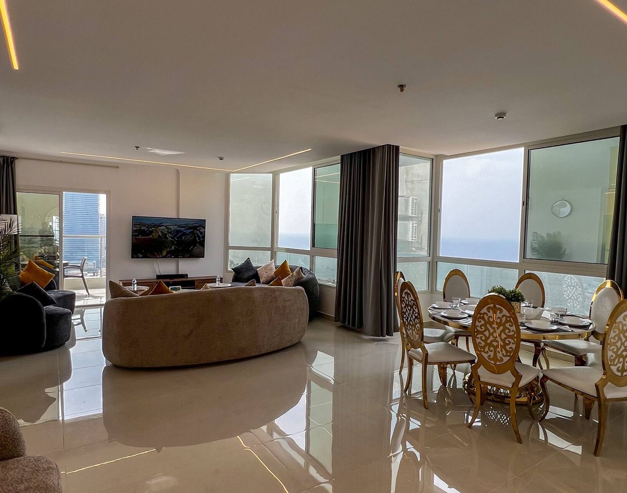 Sky-high Villa فيلا عنان السماء 1