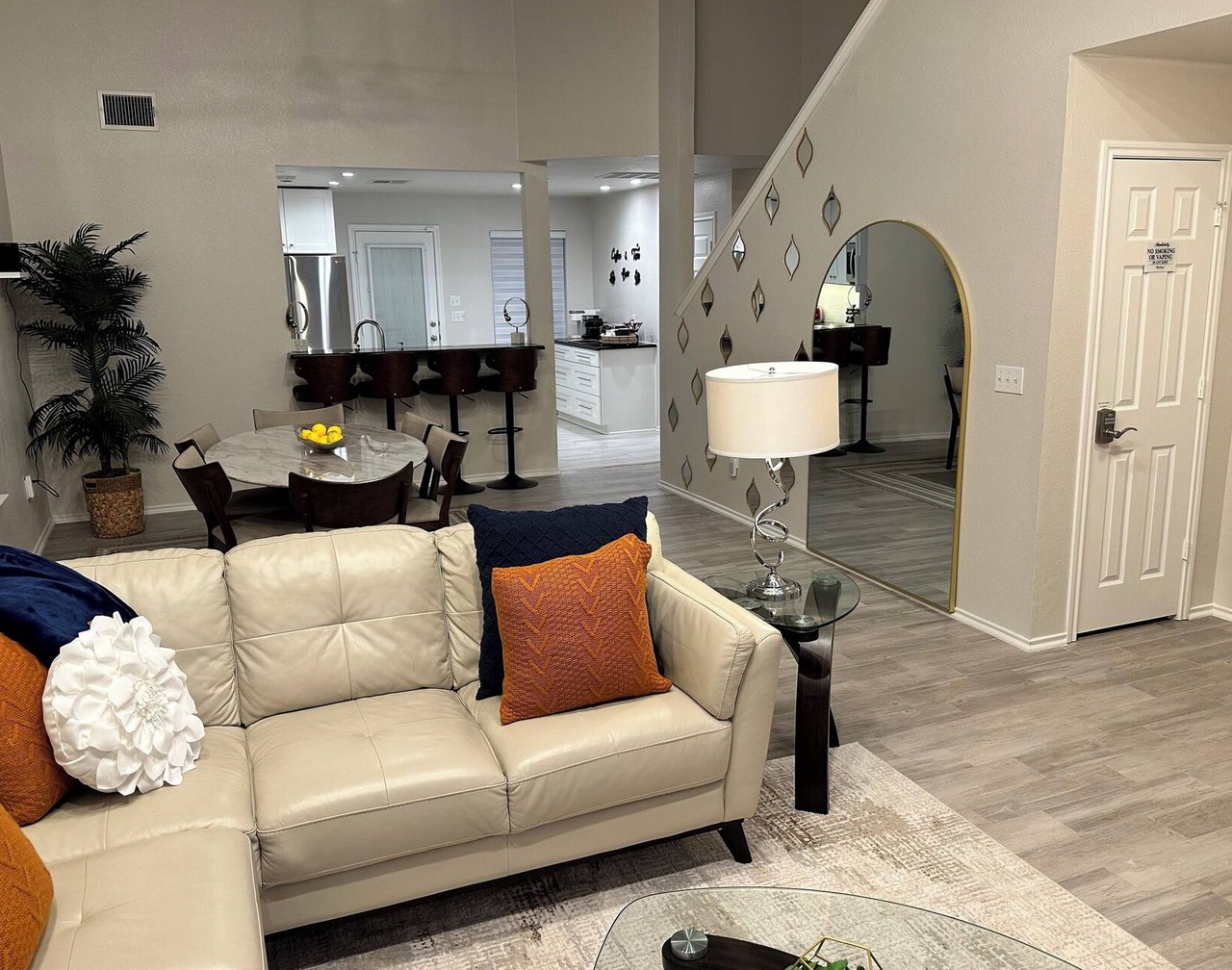 SkyHome, Sleeps 12, Game Room, Airport Tesla COTA 1