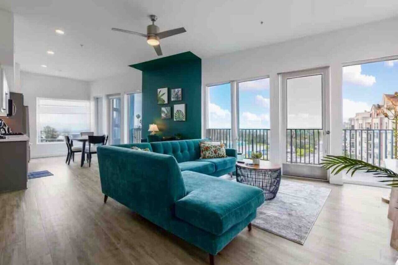 SkyLoft Oasis Stunning DTLA Views & Modern Comfort 1