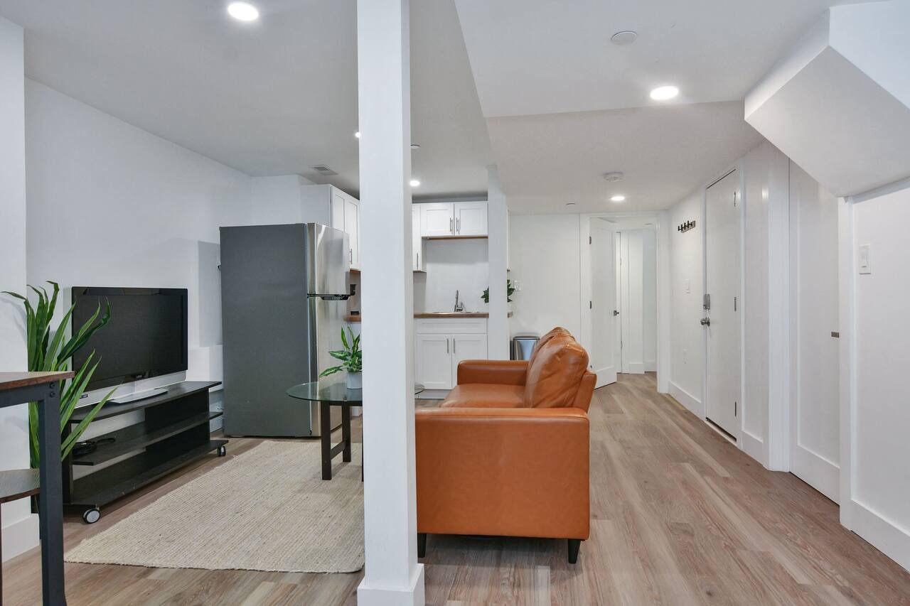 Sleek Somerville Apartment near Encore! 1