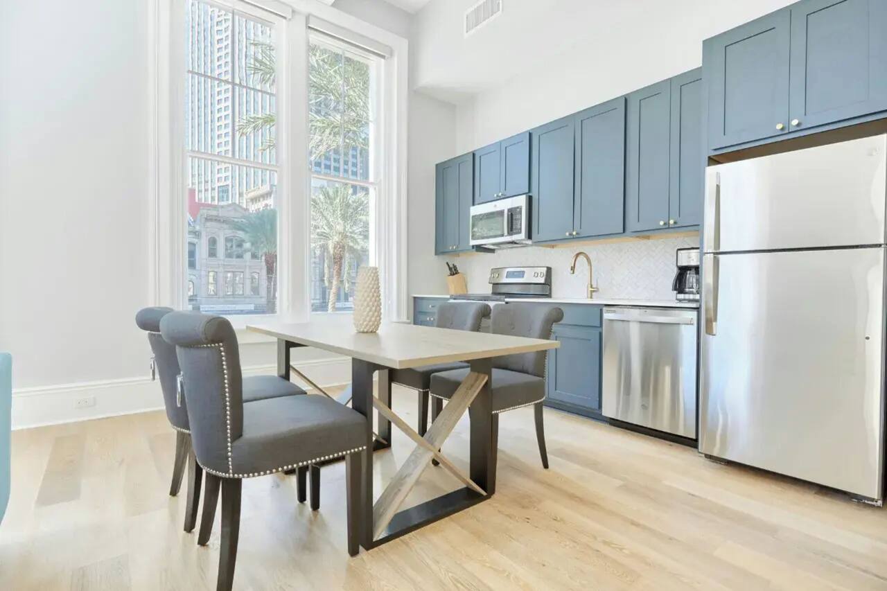 Sleeps 26 | Entire 4th Floor in French Quarter | The Harlequin by AvantStay 1