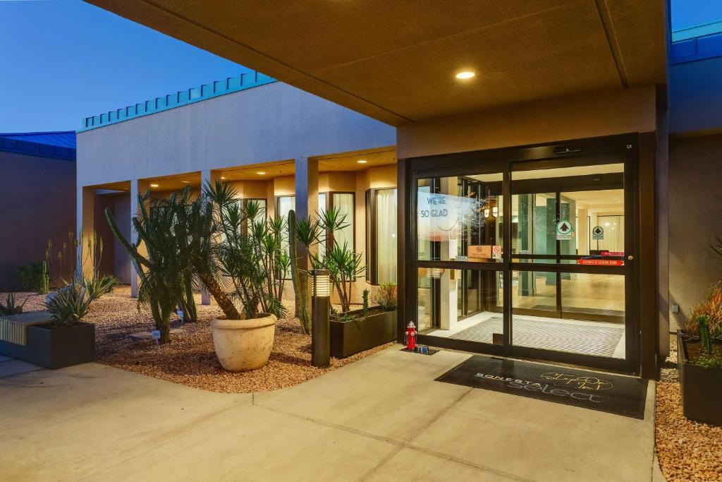Sonesta Select Scottsdale at Mayo Clinic Campus 1
