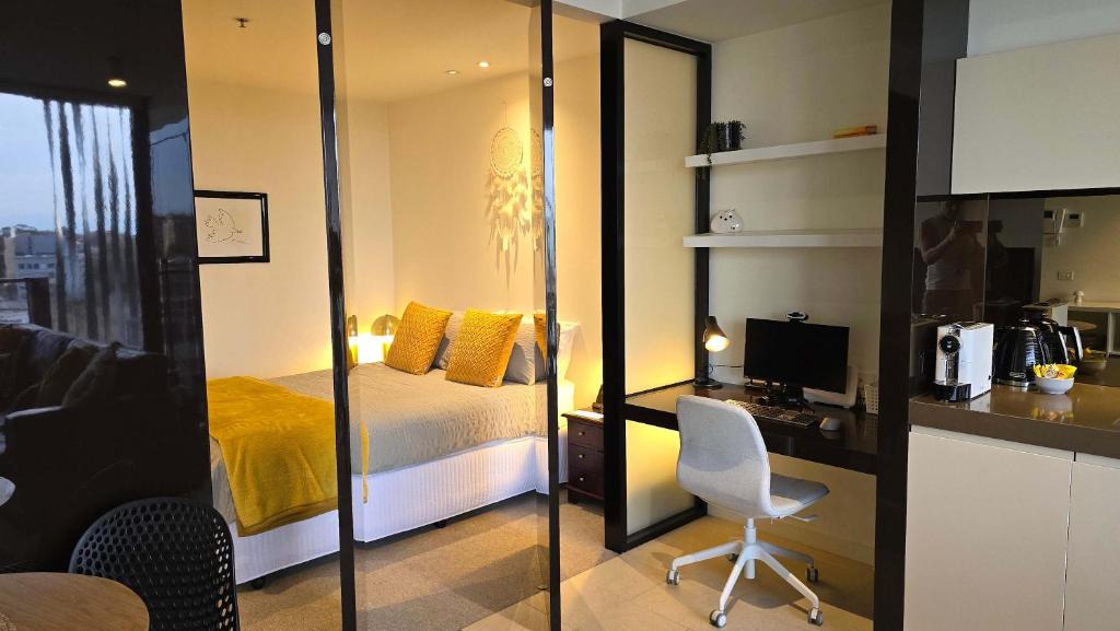 South Yarra Style - Smart 1bed with parking 1