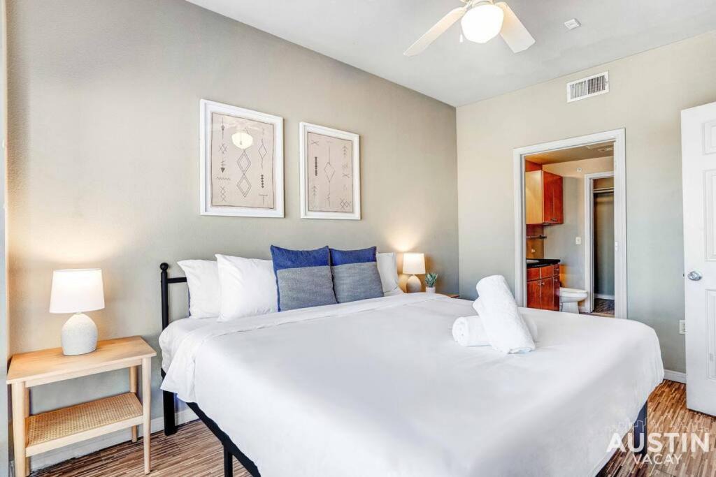 Space for 8 Near Downtown Easy Walk to UT Campus 1
