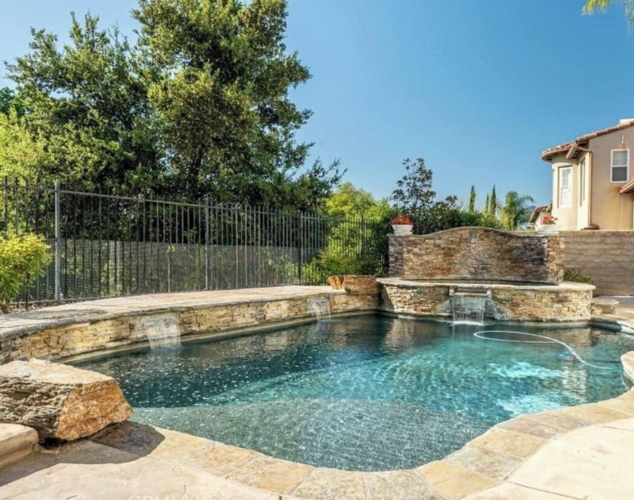 Spacious 4-bedroom house in excellent Santa Clarita with AC 1