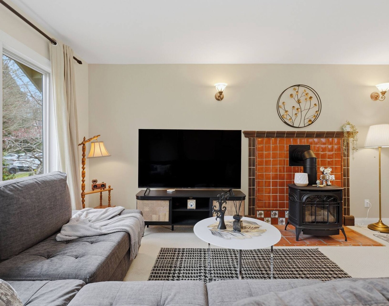 Spacious 4BR Home MAJOR INTERNATIONAL SPORTING EVENT & Family Near UBC 1