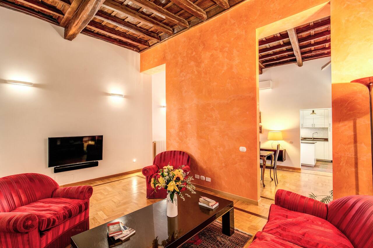 Spacious apartment, three bedrooms, three private bathrooms at the Fountain 1