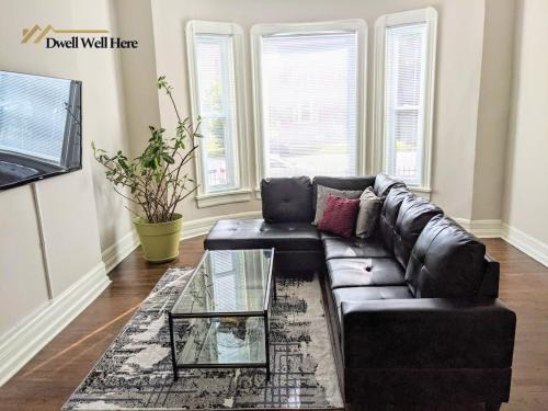 Spacious Bronzeville Apartment 1