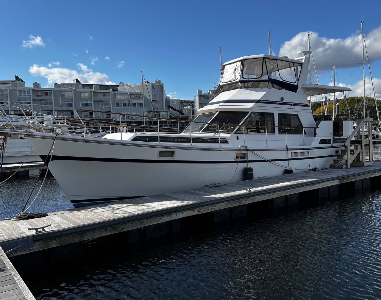 Spacious & Comfy 2BR/2Bath Yacht -Toasty Heat- On Freedom Trail-Walk to Downtown 1