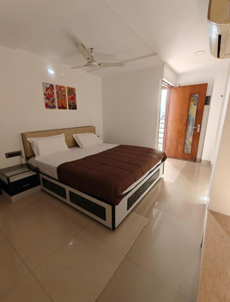 Spacious Garden Facing 2 BHK in Sanpada 5 mins from DY Patil Stadium 1