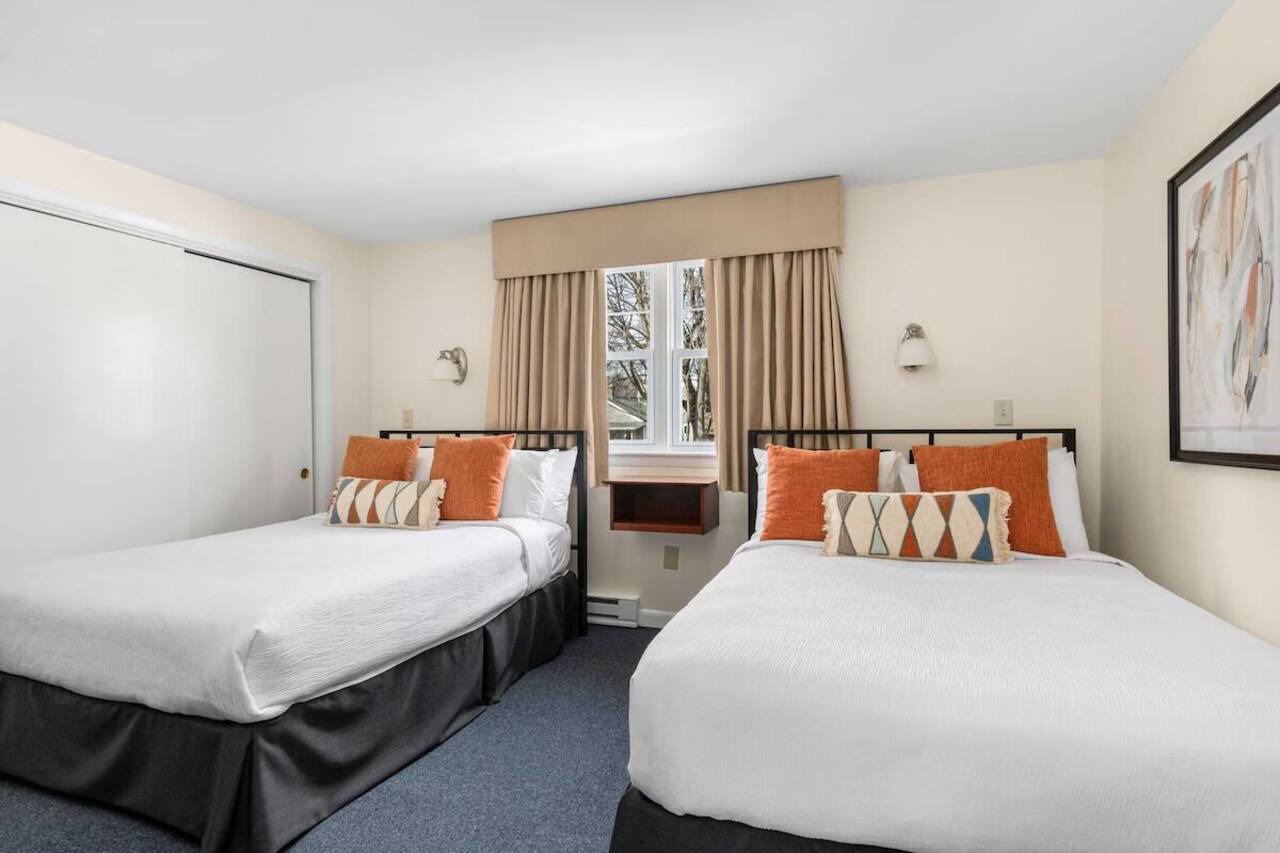 Spacious Good-Value Accommodation | w/Full Kitchen & Minutes to Peabody Museum 1