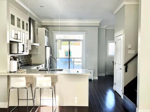 Spacious Home in Richmond 1