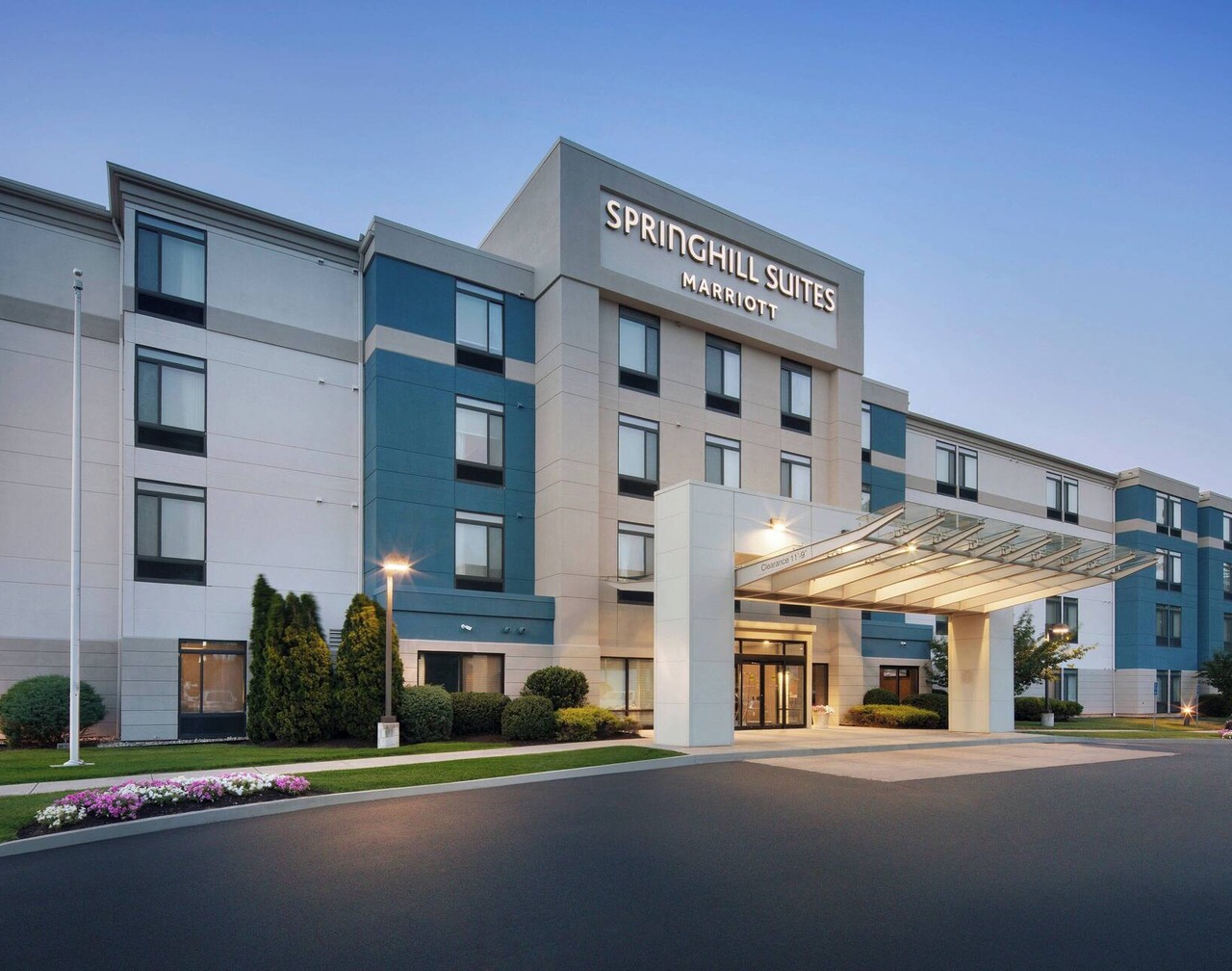 Springhill Suites Marriott Airport 1