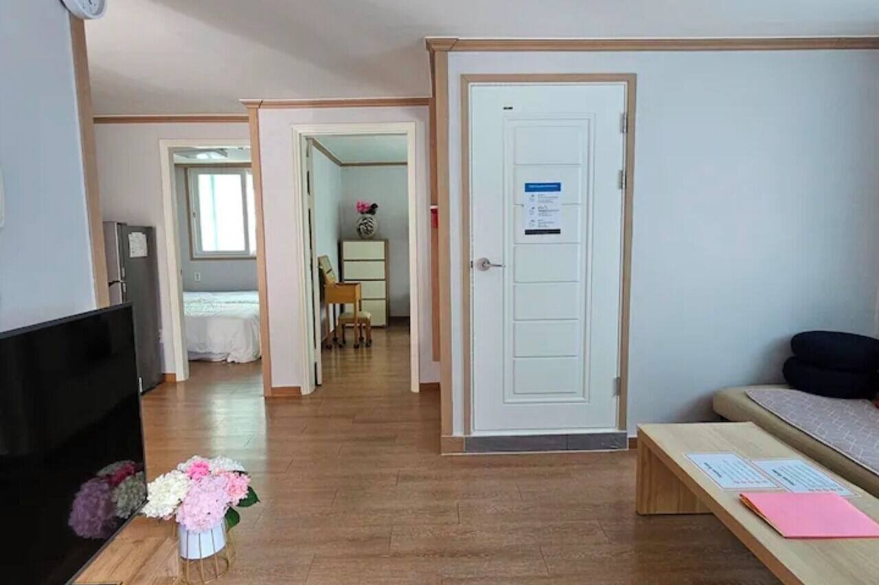Stay JoyㅡEntire 6-Bedroom House for Large Families & Groups (up to 17)ㅡSeoul 1