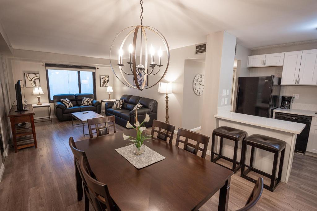 Stay Together Suites - Spacious Condominium On The Strip Sleeps 12 - NO RESORT FEE 1